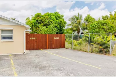 279  Hach Ln (5/3), West Palm Beach, FL 33415 - Photo 5