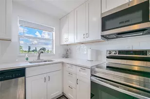 9400 Sunrise Lakes Blvd, Sunrise, FL 33322 - Photo 9