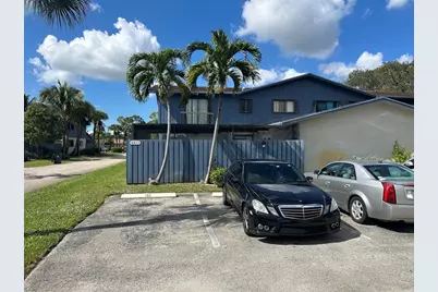 4622  Holly Lake Dr, Unit #4622, Lake Worth, FL 33463 - Photo 1
