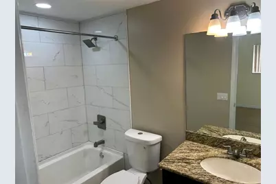 4622  Holly Lake Dr, Unit #4622, Lake Worth, FL 33463 - Photo 11