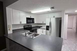 9470 Tangerine Pl, Davie, FL 33324 - Photo 13