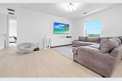 2001  Meadows Dr, Davie, FL 33324 - Photo 27