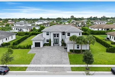 2001  Meadows Dr, Davie, FL 33324 - Photo 1