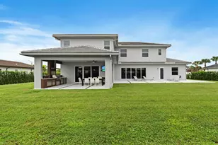 2001 Meadows Dr, Davie, FL 33324 - Photo 3