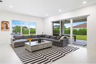 2001  Meadows Dr, Davie, FL 33324 - Photo 13