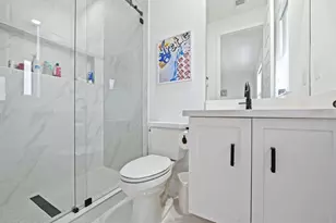 2001 Meadows Dr, Davie, FL 33324 - Photo 29