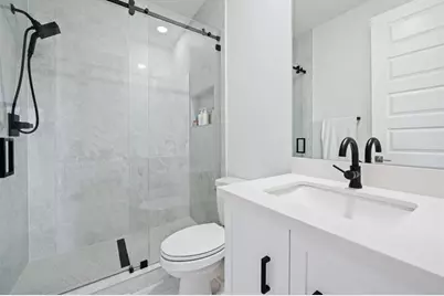 2001  Meadows Dr, Davie, FL 33324 - Photo 31