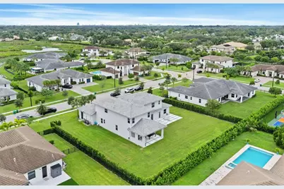 2001  Meadows Dr, Davie, FL 33324 - Photo 39