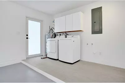 699 NE 70th St, Boca Raton, FL 33487 - Photo 43