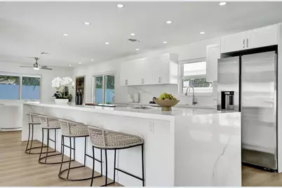 699 NE 70th St, Boca Raton, FL 33487 - Photo 11