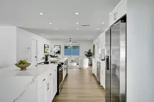 699 NE 70th St, Boca Raton, FL 33487 - Photo 15