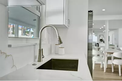 699 NE 70th St, Boca Raton, FL 33487 - Photo 19