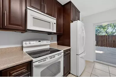 9110 SW 22nd Ct, Unit #D-4, Davie, FL 33324 - Photo 9