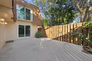 9110 SW 22nd Ct, Davie, FL 33324 - Photo 5