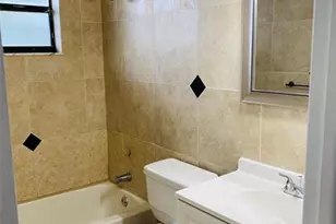 10046 Winding Lake Rd, Sunrise, FL 33351 - Photo 7