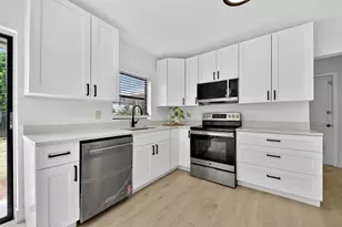 115 N 11th St, Lantana, FL 33462 - Photo 11