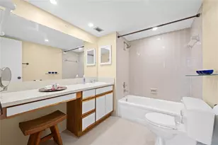 3300 W Rolling Hills Cir, Davie, FL 33328 - Photo 7