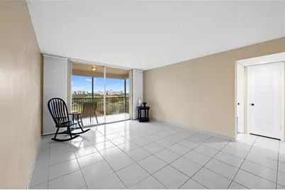 3300 W Rolling Hills Cir, Unit #610, Davie, FL 33328 - Photo 3