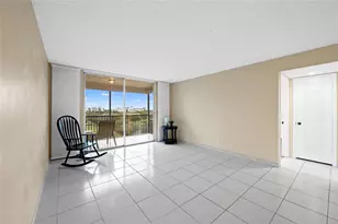 3300 W Rolling Hills Cir, Davie, FL 33328 - Photo 3