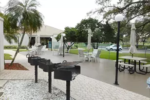 3300 W Rolling Hills Cir, Davie, FL 33328 - Photo 19