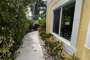 1948 NE 2nd St, Deerfield Beach, FL 33441 - Photo 25