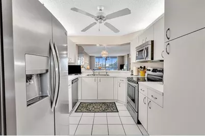 7512 N Devon Dr, Unit #210, Tamarac, FL 33321 - Photo 3