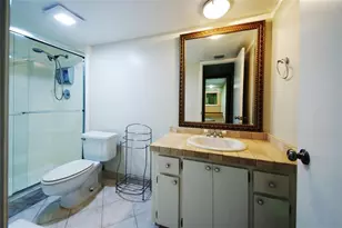 1700 Embassy Dr Unit, West Palm Beach, FL 33401 - Photo 21