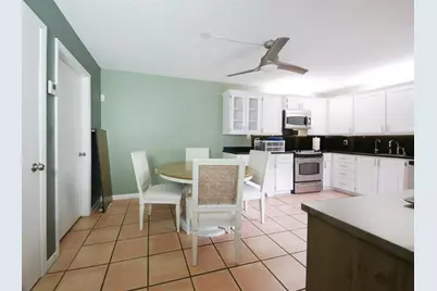 1700  Embassy Dr, Unit #504, West Palm Beach, FL 33401 - Photo 5