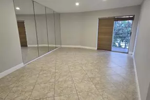 4121 Stirling Rd, Davie, FL 33314 - Photo 7