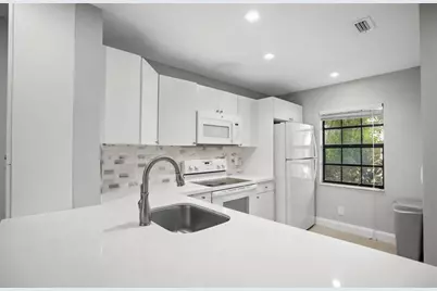 510 NW 103rd Ter, Unit #510, Pembroke Pines, FL 33026 - Photo 3