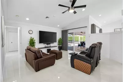 6707  Blue Bay Cir, Lake Worth, FL 33467 - Photo 15