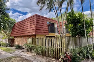 736 NW 98th Cir, Plantation, FL 33324 - Photo 3