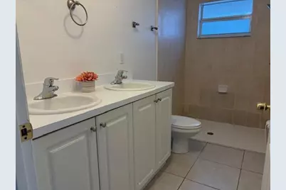 2242  Thomas St, Hollywood, FL 33020 - Photo 11