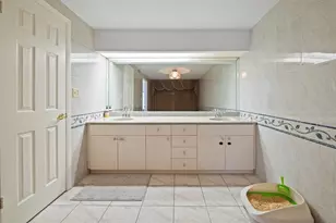 15442 Kippford Ct, Miami Lakes, FL 33014 - Photo 15