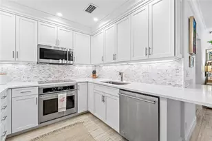 301 Venetian Dr, Delray Beach, FL 33483 - Photo 13