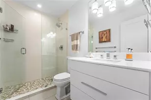 301 Venetian Dr, Delray Beach, FL 33483 - Photo 21