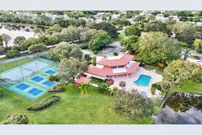 6040 SE Martinique Dr, Unit #201, Stuart, FL 34997 - Photo 57