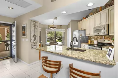 6040 SE Martinique Dr, Unit #201, Stuart, FL 34997 - Photo 7