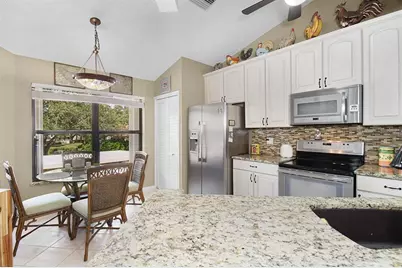 6040 SE Martinique Dr, Unit #201, Stuart, FL 34997 - Photo 5