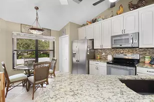 6040 SE Martinique Dr, Stuart, FL 34997 - Photo 5