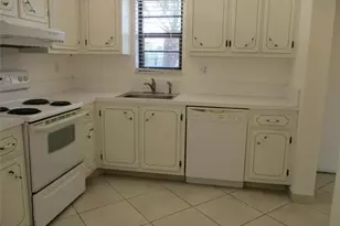 9233 SW 8th St, Boca Raton, FL 33428 - Photo 5