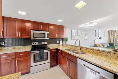 7110 SW 42nd Ct, Unit #7110, Davie, FL 33314 - Photo 5