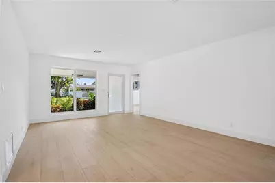 5621 NE 16th Ave, Fort Lauderdale, FL 33334 - Photo 9