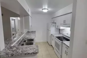 2622 NW 33rd St, Oakland Park, FL 33309 - Photo 3