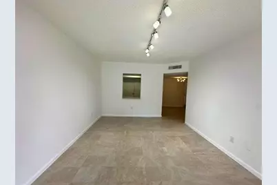 50 SW 3rd Ave, Unit #110, Boca Raton, FL 33432 - Photo 9