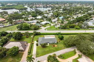 137 SE Turtle Creek Dr, Jupiter, FL 33469 - Photo 33