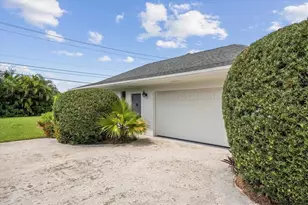 137 SE Turtle Creek Dr, Jupiter, FL 33469 - Photo 5