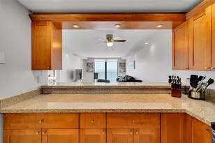 400 N Surf Rd, Hollywood, FL 33019 - Photo 21