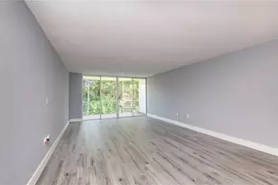 1101 NE 191st St Unit, Miami, FL 33179 - Photo 5