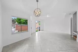 717 SW 107th Ave, Pembroke Pines, FL 33025 - Photo 3